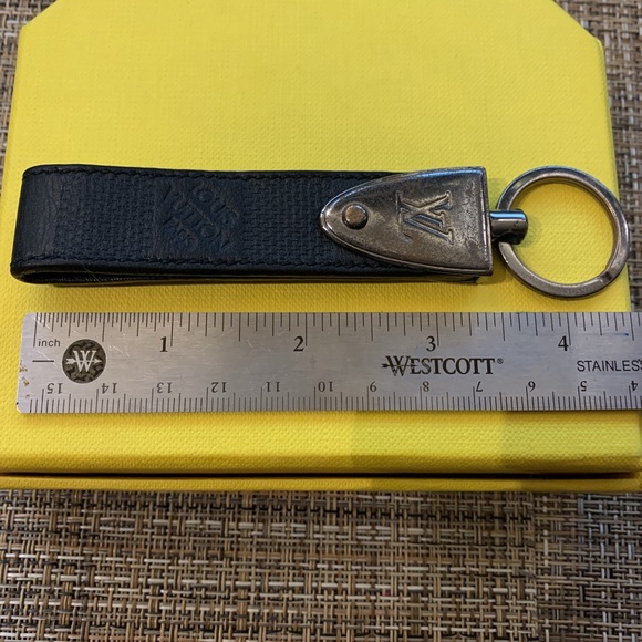 Louis Vuitton LV Black Leather Keychain - Picture 4 of 5
